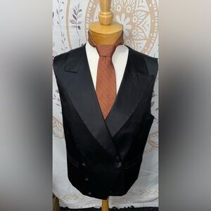 NWT Brooks Brother’s Logo Print All-over tie in brown